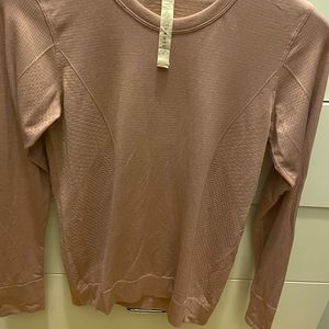 Lululemon long sleeve workout top size 4